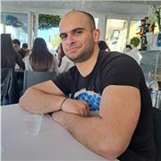 Sono uno studente universitario al terzo anno di matematica e offro ripetizioni sia agli studenti di liceo che a quelli universita